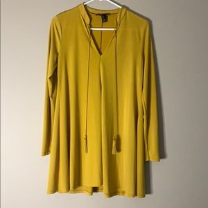 Women’s mustard tunic size Medium - like new